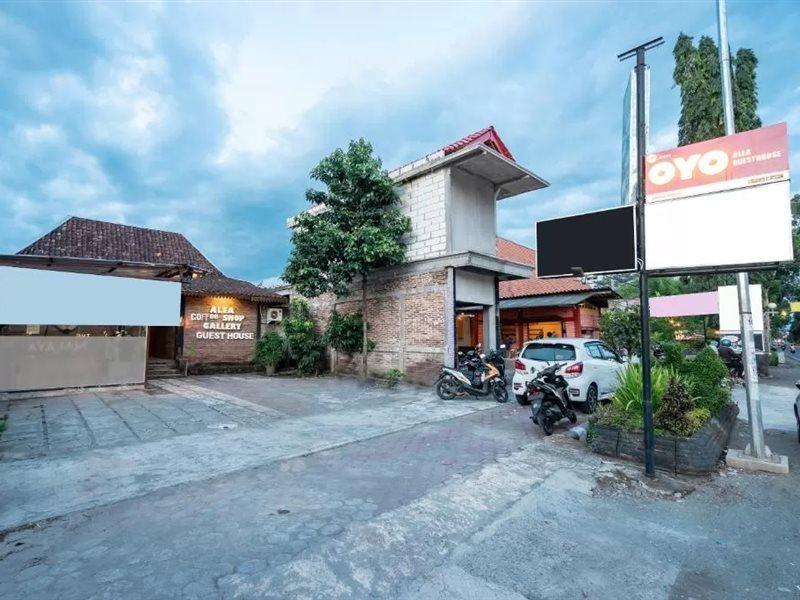 Oyo 2380 Alea Guesthouse Muntilan Eksteriør bilde