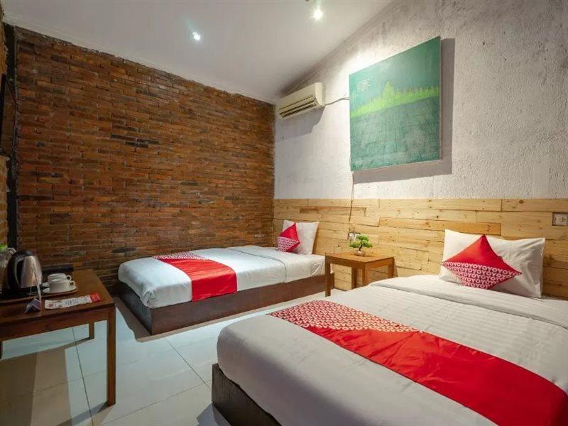 Oyo 2380 Alea Guesthouse Muntilan Eksteriør bilde