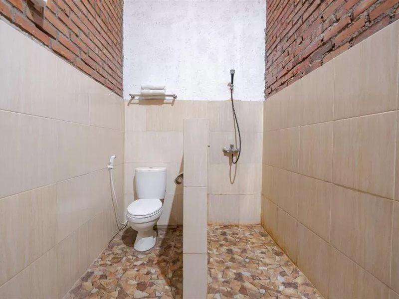 Oyo 2380 Alea Guesthouse Muntilan Eksteriør bilde