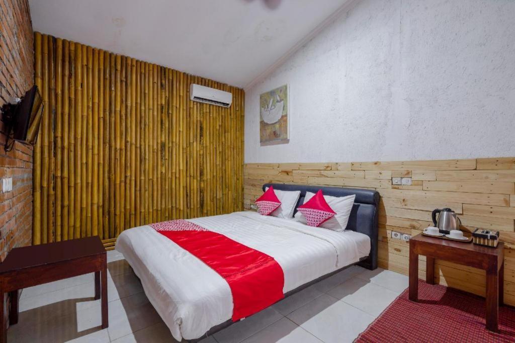 Oyo 2380 Alea Guesthouse Muntilan Eksteriør bilde