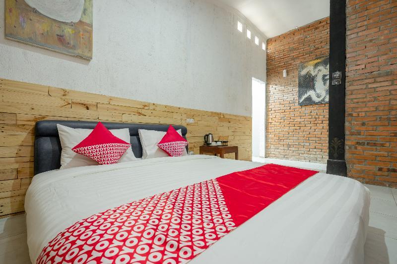 Oyo 2380 Alea Guesthouse Muntilan Eksteriør bilde