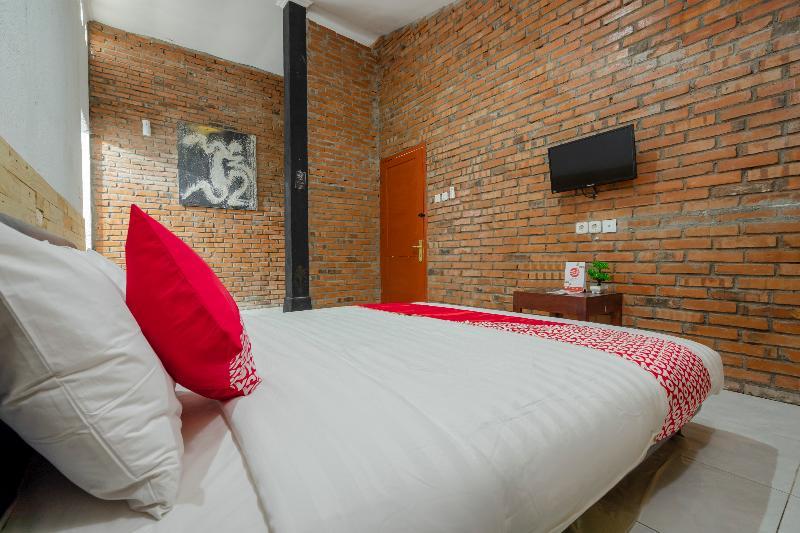 Oyo 2380 Alea Guesthouse Muntilan Eksteriør bilde