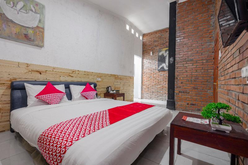 Oyo 2380 Alea Guesthouse Muntilan Eksteriør bilde